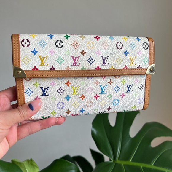 ❌❌SOLD❌❌ Authentic Louis Vuitton Multicolor collection bag/ wallet - Picture 5 of 8